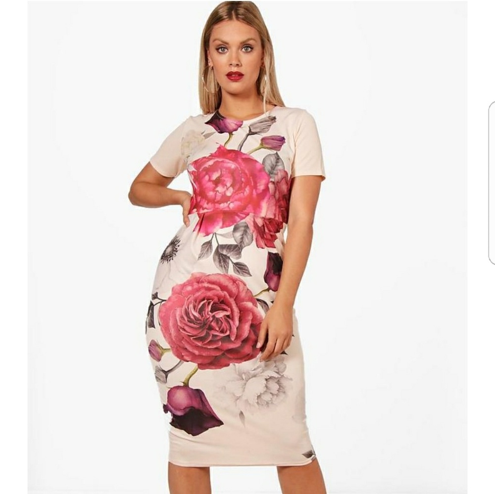 Beautiful boohoo flower print bodycon dress.